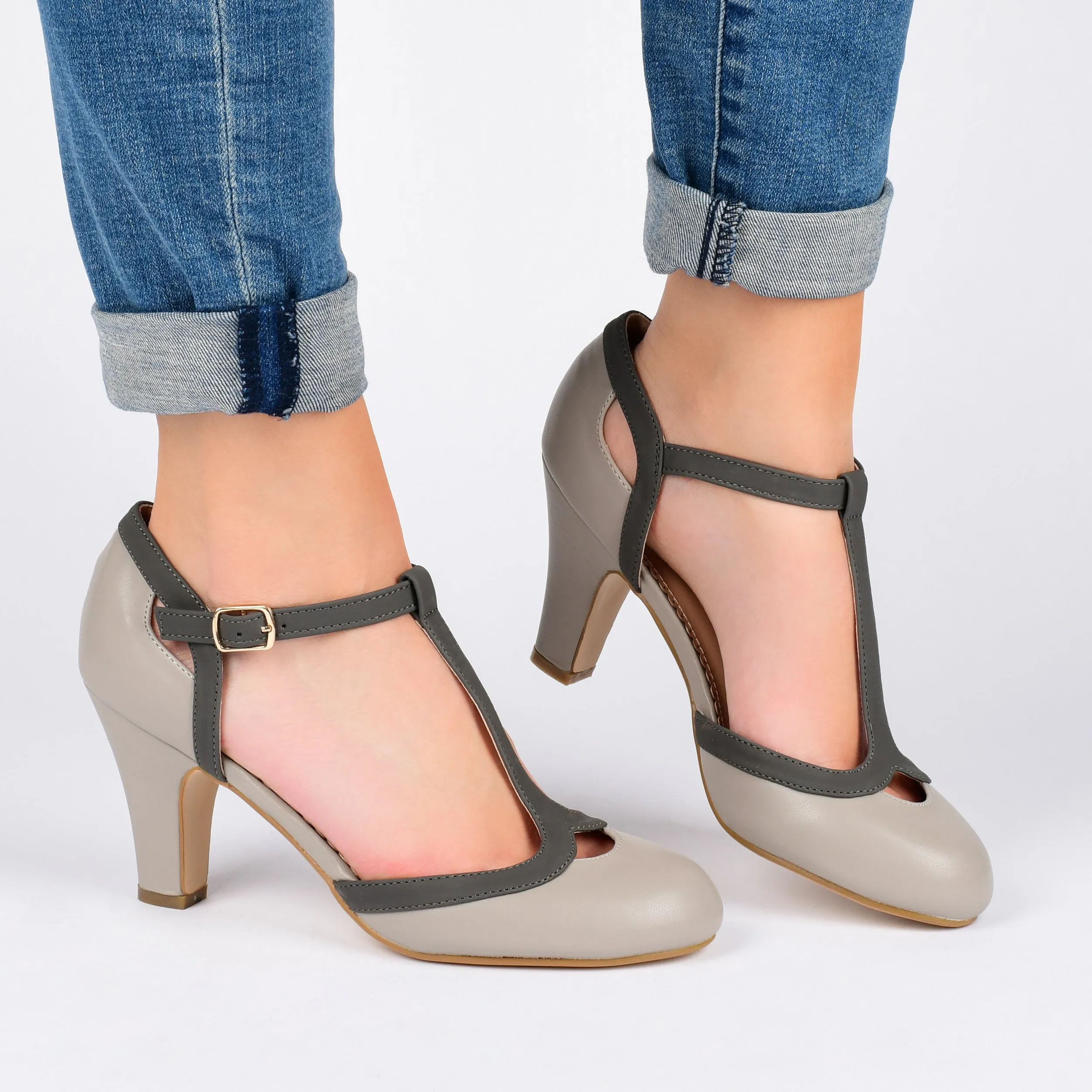 Journee Collection Women's Wide Width Olina Pump
