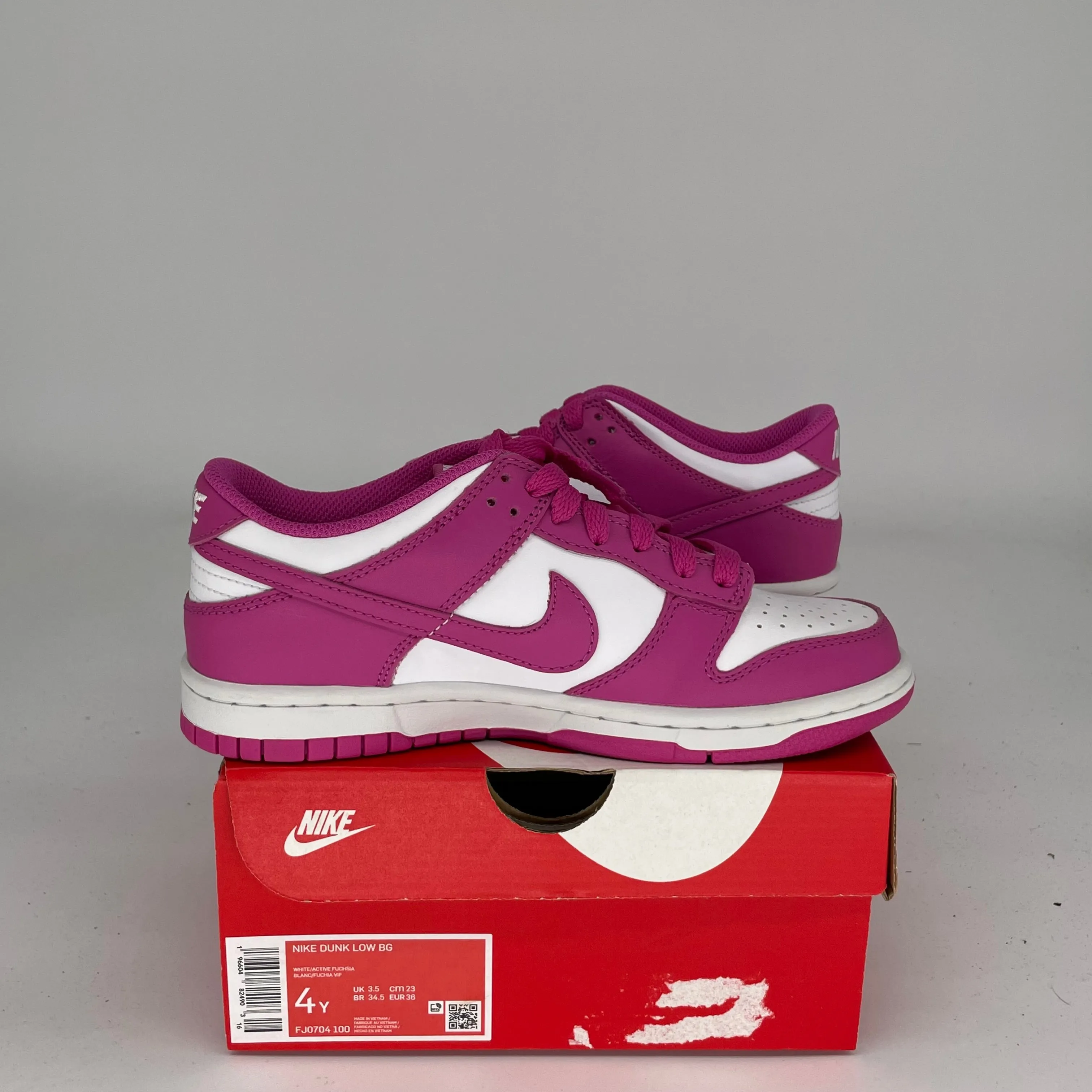 NIKE DUNK LOW ACTIVE FUCHSIA SIZE 4Y FJ0704-100