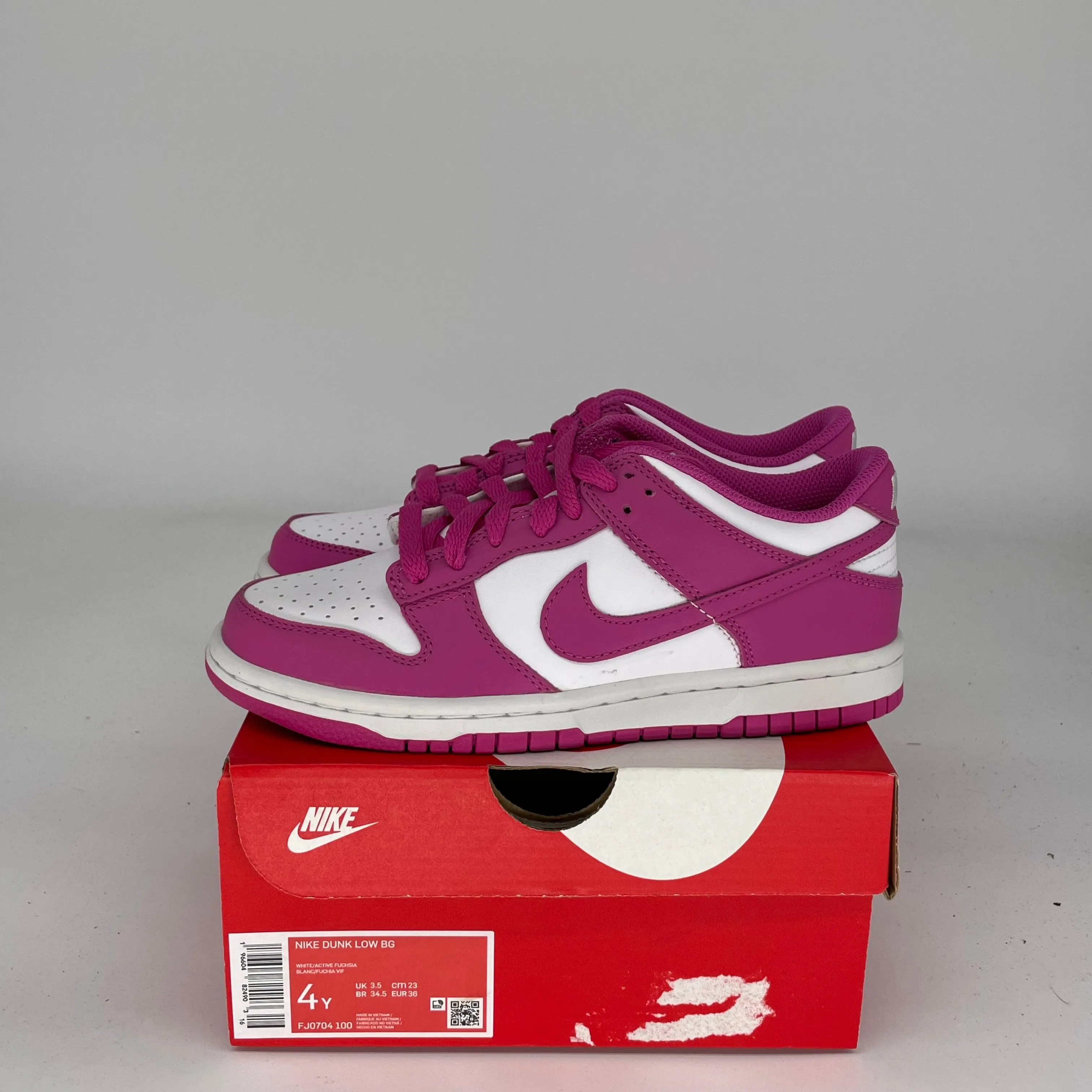 NIKE DUNK LOW ACTIVE FUCHSIA SIZE 4Y FJ0704-100