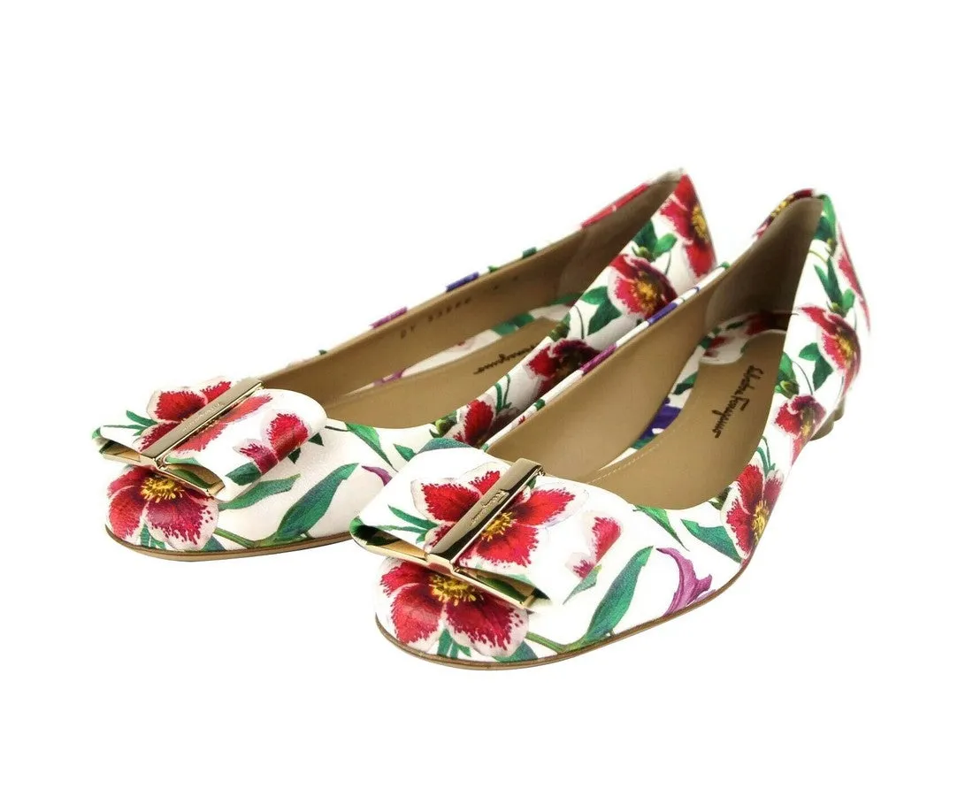 Salvatore Ferragamo Women's  /  Leather Flats