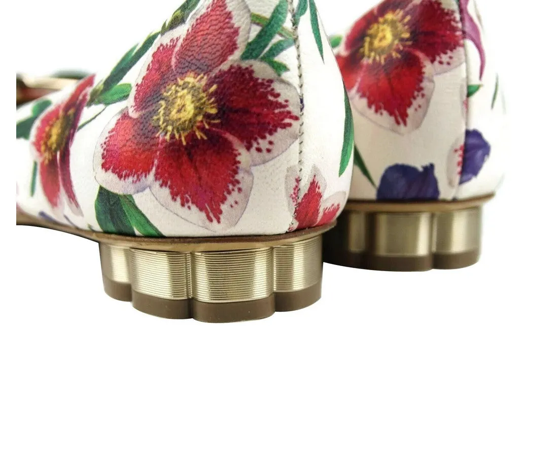 Salvatore Ferragamo Women's  /  Leather Flats