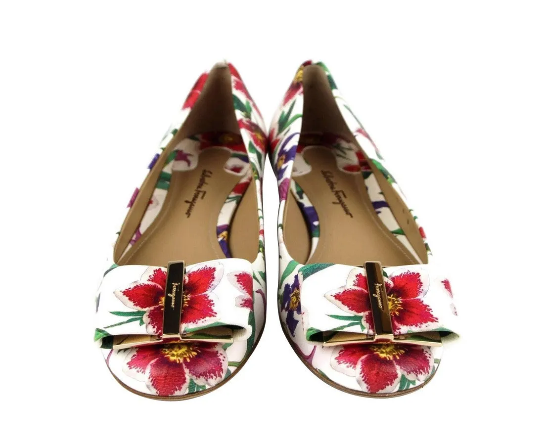 Salvatore Ferragamo Women's  /  Leather Flats