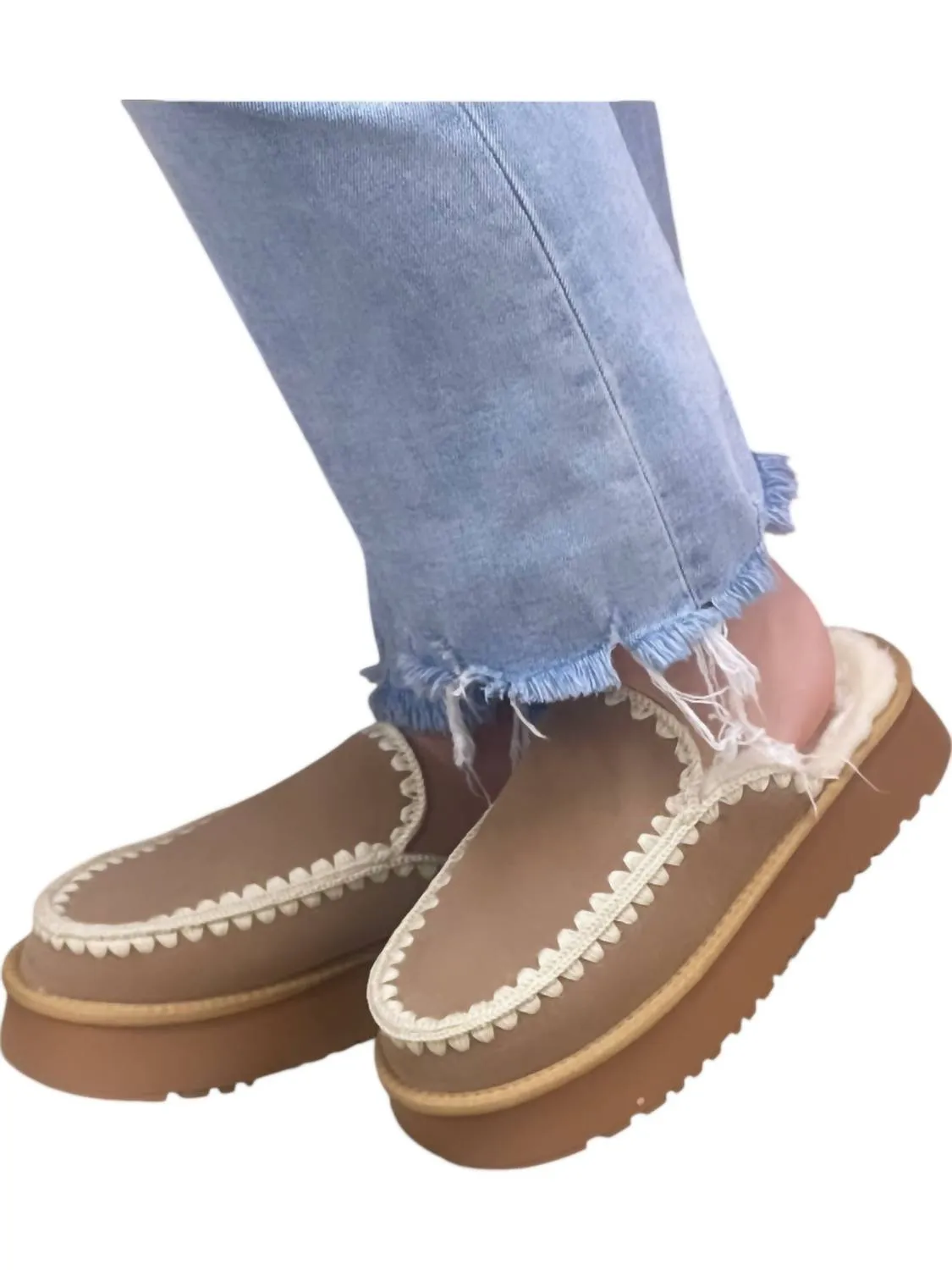 Women's Amber Fur Line Crochet Slipper Shoe In Tan