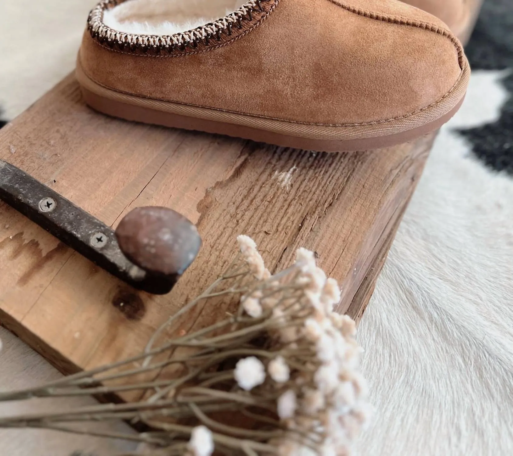 Women's Sparks Fuzzy Slippers In Brown